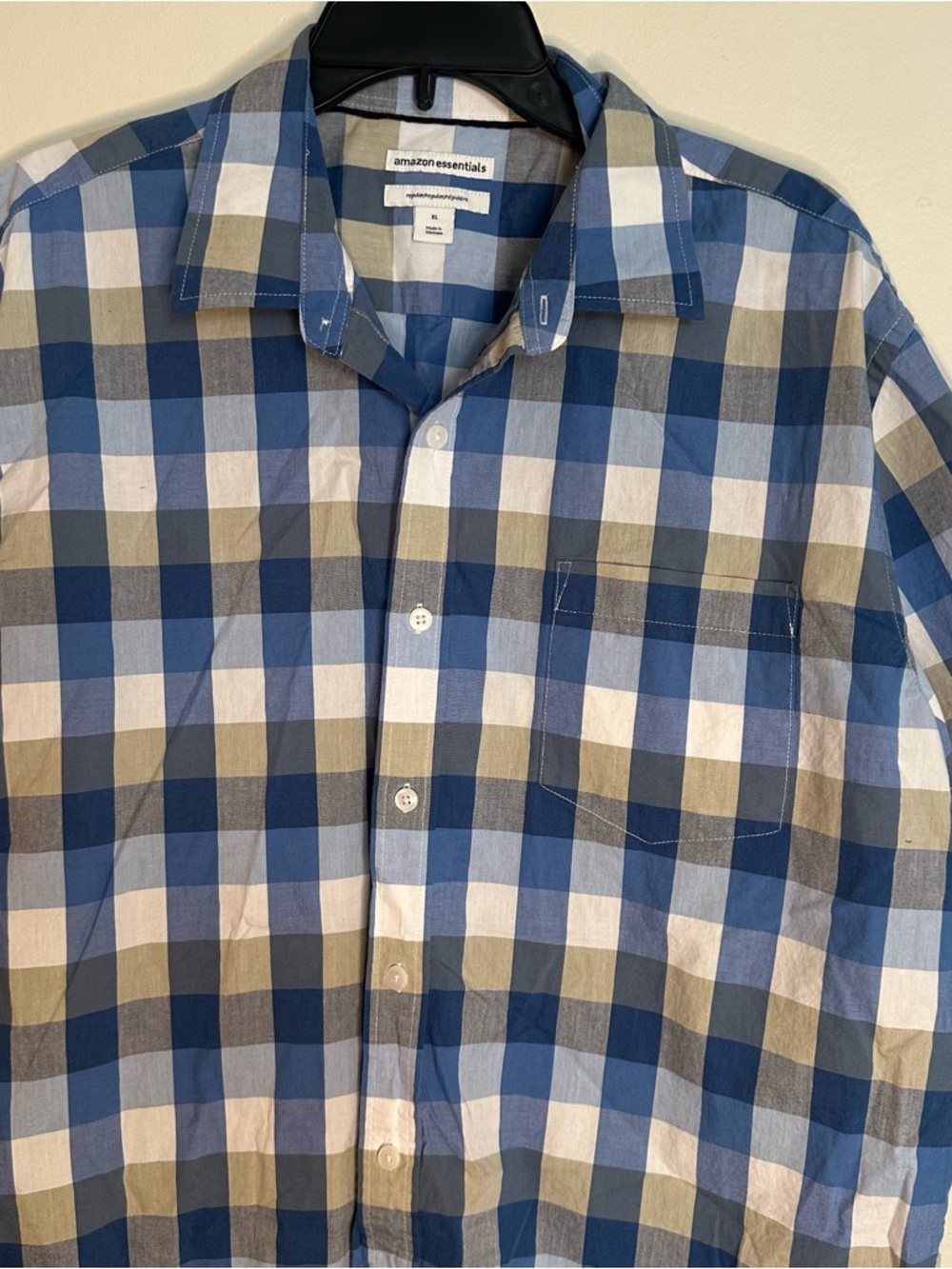 Amazon Essentials Mens L Blue Plaid Button Up Shirt Short Sleeve Pocket Casual